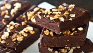 How To Make Easy Chocolate Fudge 