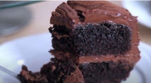 How To Make Chocolate Rose Cake - Recipe