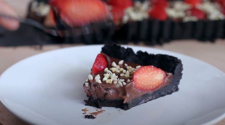 How To Make No Bake Strawberry Chocolate Tart - Recipe