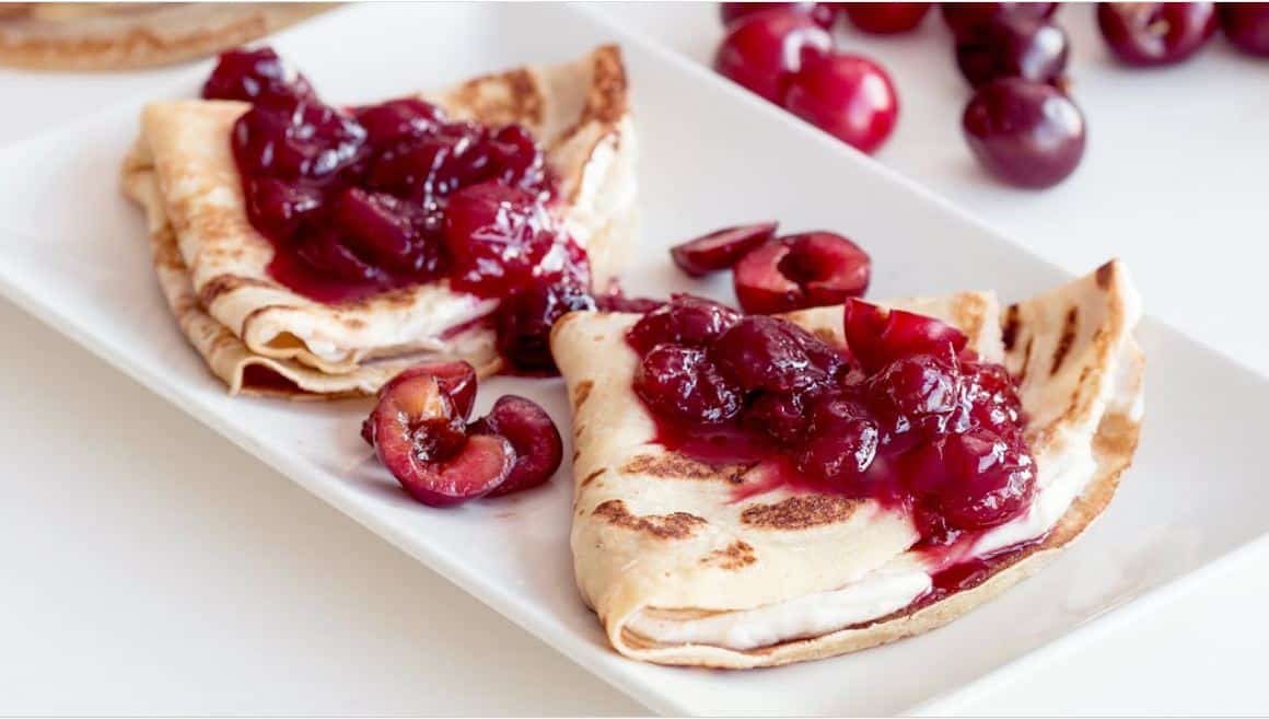 How To Make Cherry and Cream Cheese - Crepes