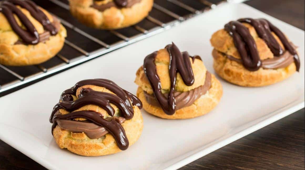 How To Make Chocolate Cream Puffs - Recipe