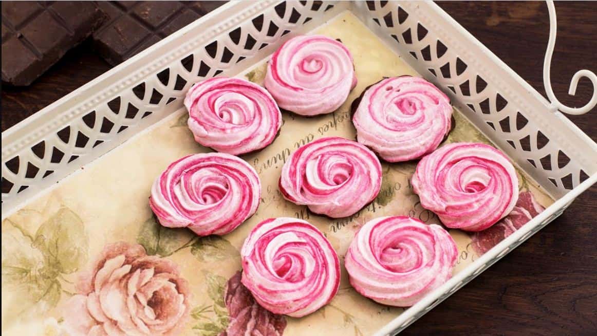 How To Make Chocolate Meringue Roses