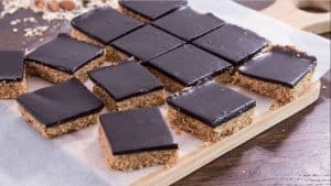 How to make peanut chocolate bars