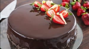 How To Make Strawberry Chocolate Mirror Cake