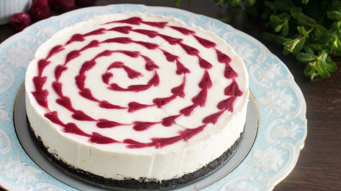 How To Make White Chocolate Raspberry Cheesecake