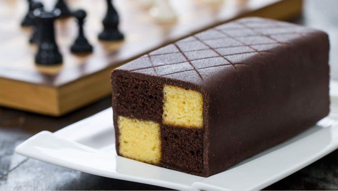 How To Make Chocolate Almond Battenberg Cake