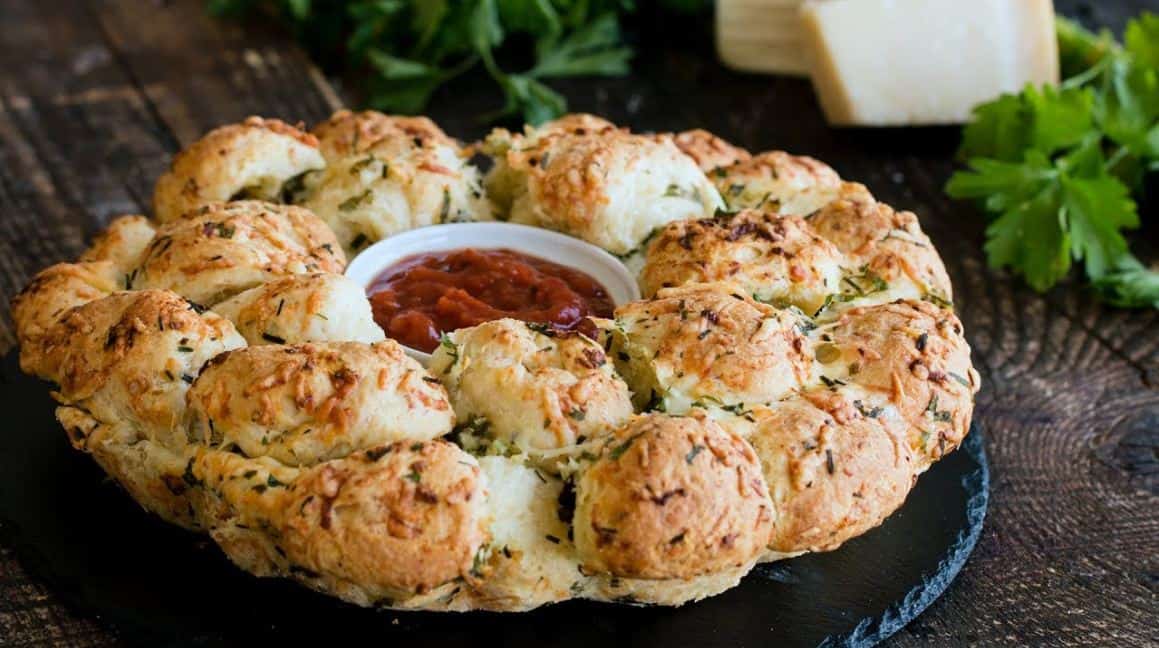 How To Make Garlic Cheese Monkey Bread