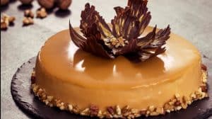 How To Make Walnut Caramel Mirror Cake