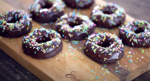 Easy Baked Chocolate Doughnuts