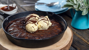 How T Make Skillet Brownie (Cast Iron) Easy