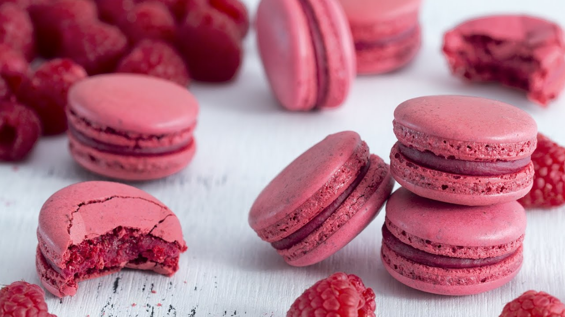 How to make Raspberry Macarons