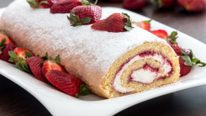 How to make Strawberry Swiss Roll