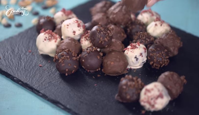 How to make Chocolate Cake Balls