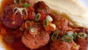 How to make meatballs with vegetable sauce