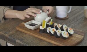 HOW TO MAKE KIMBAP