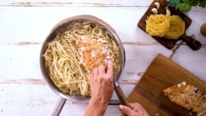 How to Make Alfredo Chicken Pasta 