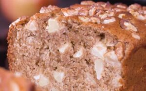 How to Make Apple Oatmeal Bread