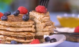 How to Make Banana Oatmeal Pancakes