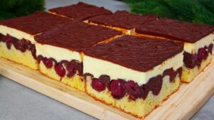 How to Make Creamy Cherry Cake