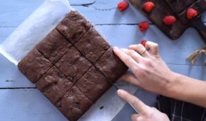 how to make raspberry chocolate brownies