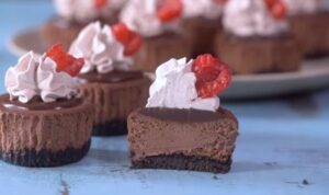 how to make mini chocolate cheesecakes