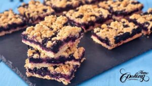 How to make Blueberry Oat Crumble Bars