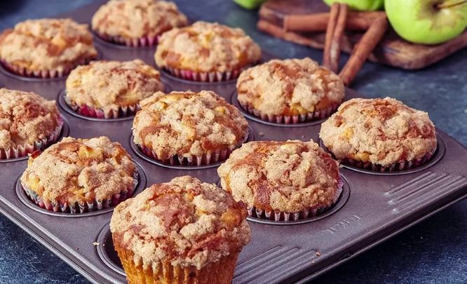 How to Make Apple Crumble Muffins